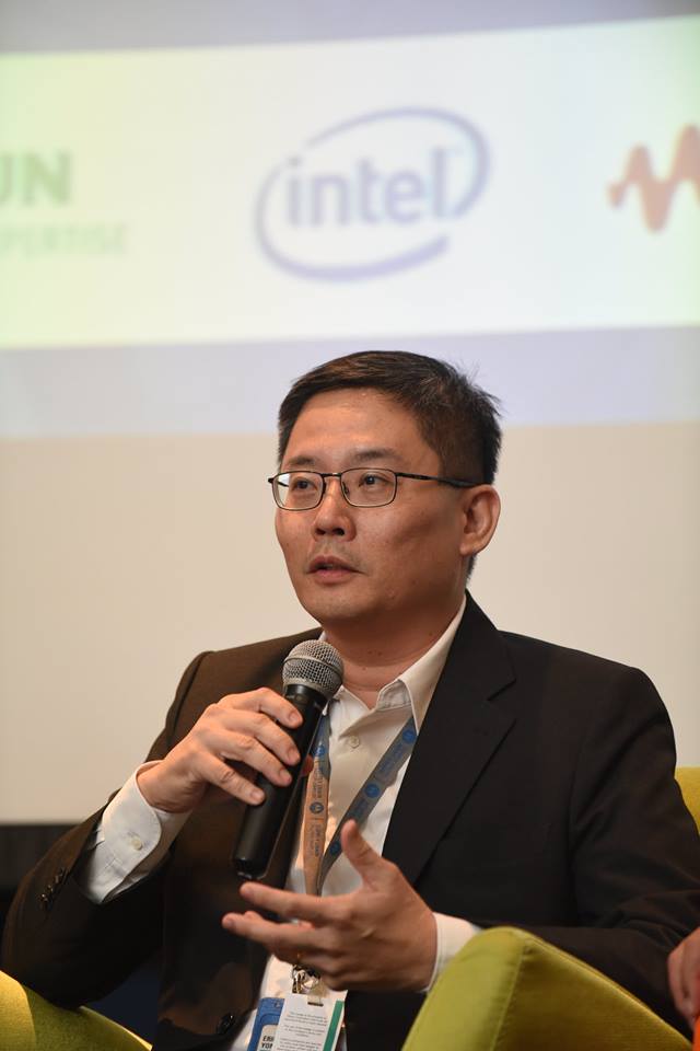 Eric Yong, Director of Global Purchasing, representing Motorola Solutions during the Panel Discussion workshop